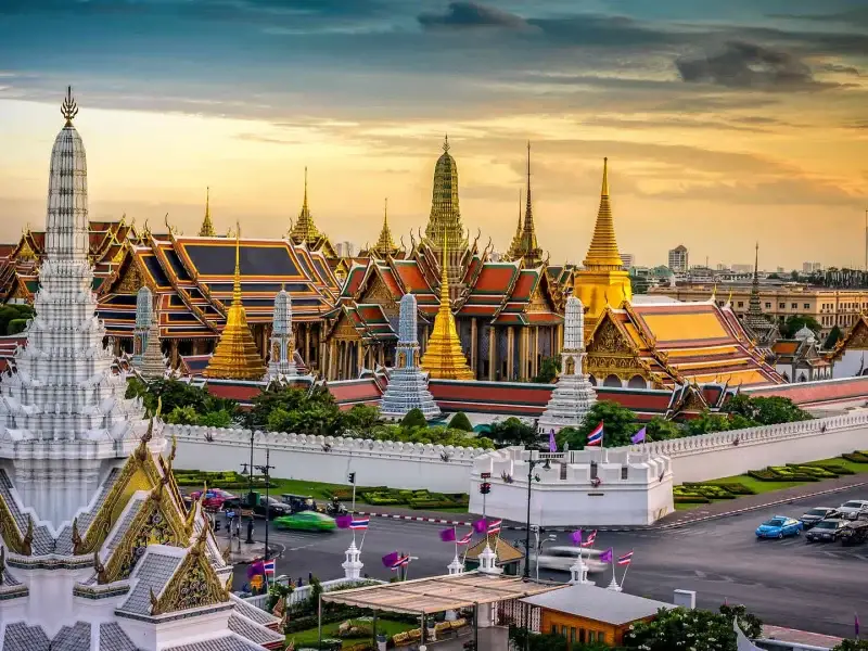 Bangkok City Highlights Temple and Market Walking Tour (Grand Palace + Wat Pho + Wat Arun)