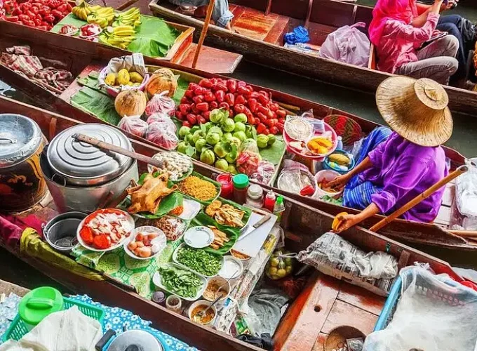 Damnoen Saduak Floating Markets & Ayutthaya Temples