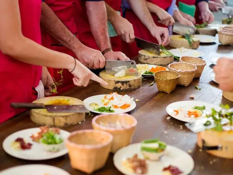 Phuket Thai Cooking Class and Market Tour with Lunch