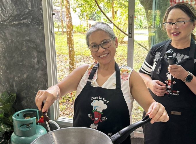Phuket: Authentic Thai Cooking Class